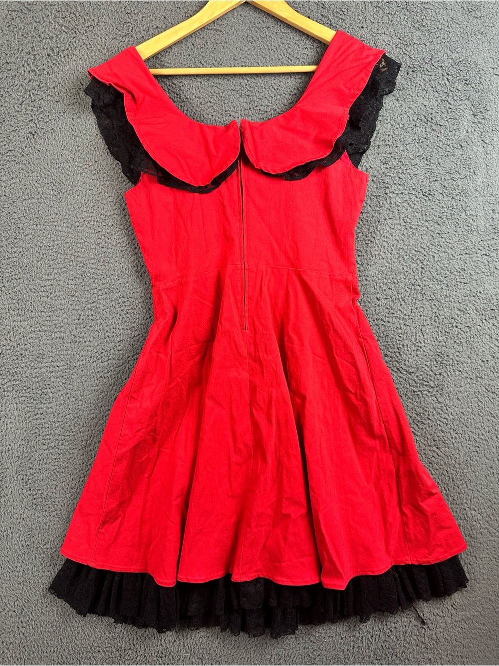 Hot Topic Red Lace Trim Peter Pan Collar Fit & Flare Gothic Dress Womens XL - Picture 2 of 5